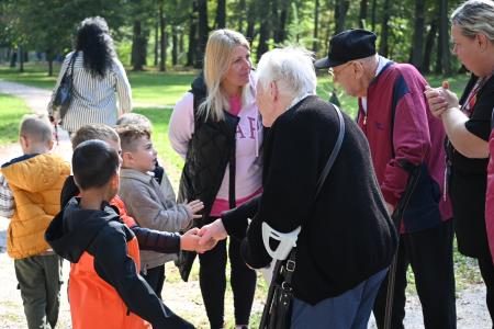 Ob svetovnem dnevu Alzheimerjeve bolezni v Grajskem parku (2)